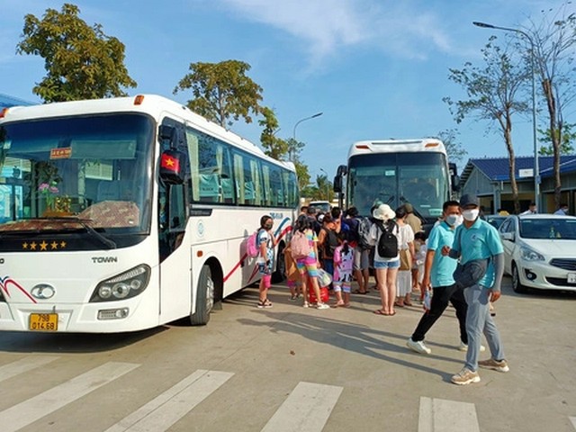 Dịch vụ cho thuê xe đi Chùa Ba Vàng - Thuexe247 uy tín và chất lượng