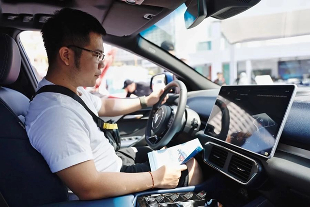 Kiểm tra các tiện ích của xe trước khi đặt