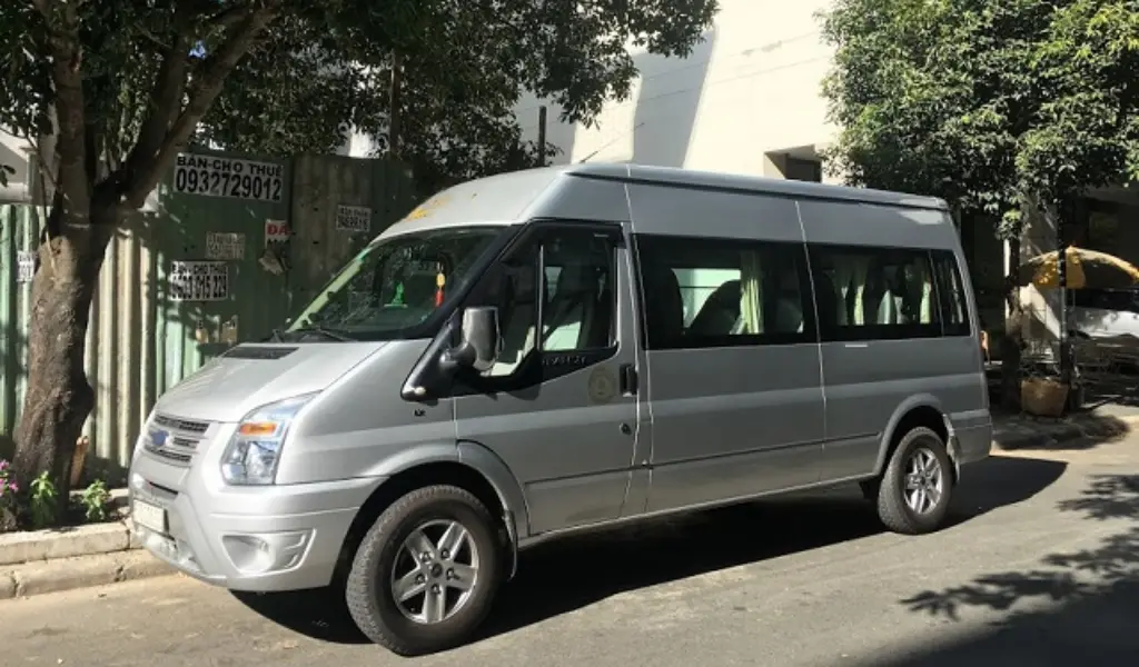 Xe 16 chỗ đi Tràng An phù hợp cho đoàn khách và team building