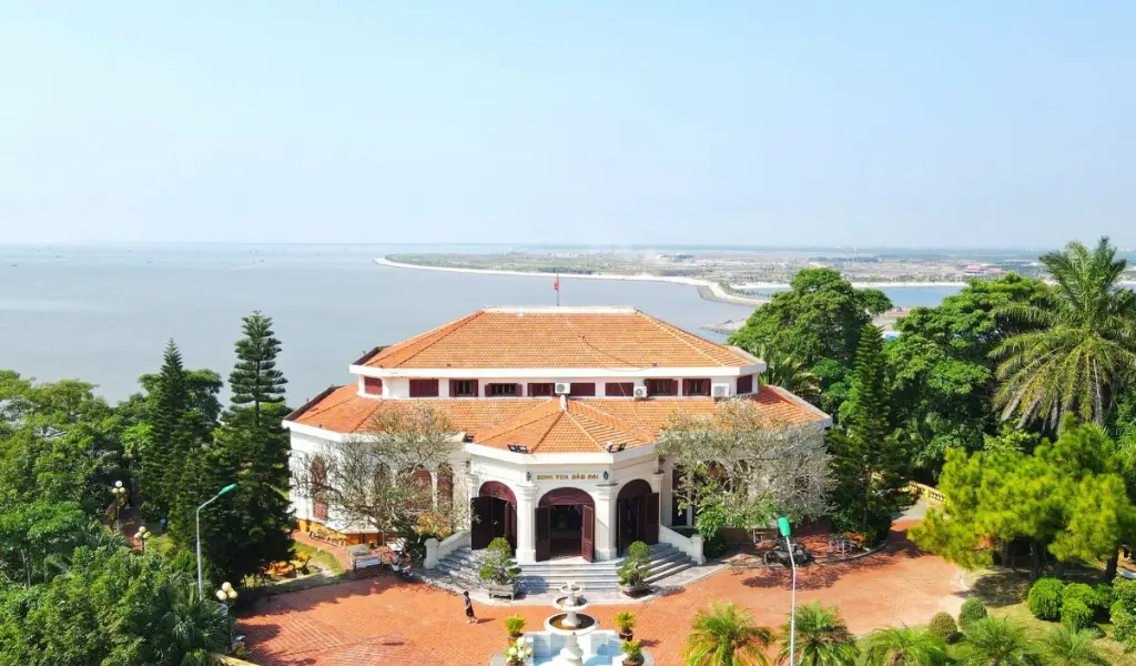 Biệt thự Bảo Đại điểm tham quan lịch sử tại Đồ Sơn