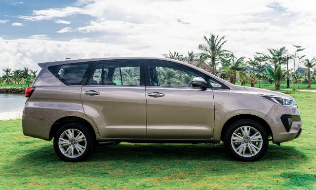 Toyota Innova DCar Limousine