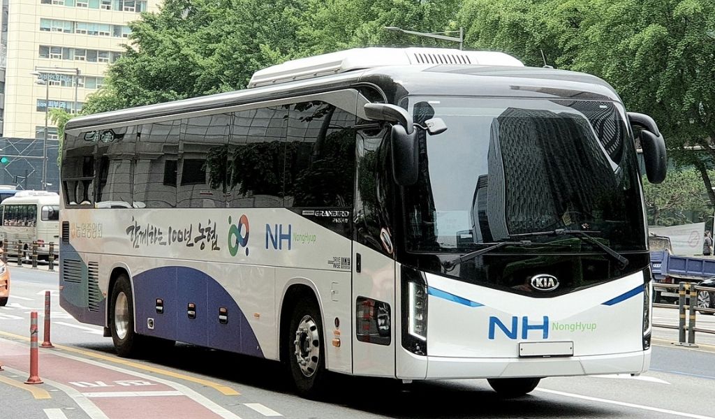 Kia Granbird: xe 45 chỗ cao cấp cho tour VIP đi Cái Chiên