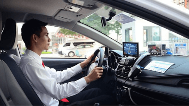 Đội ngũ tài xế & nhân viên chuyên nghiệp, tận tâm
