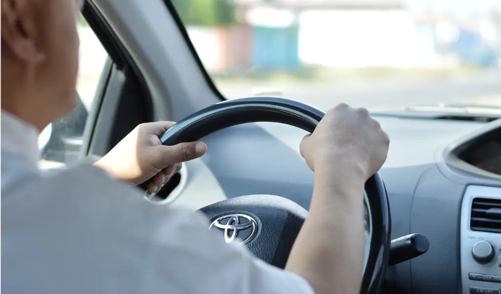 Thuê xe an toàn tiện lợi tài xế rành đường đèo núi Tây Bắc hiểm trở