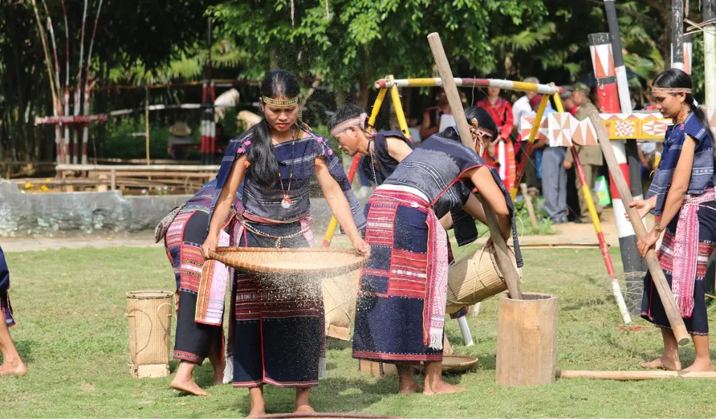 Lễ hội Cơm Mới của người Mông, mừng lúa mới và tạ ơn tổ tiên