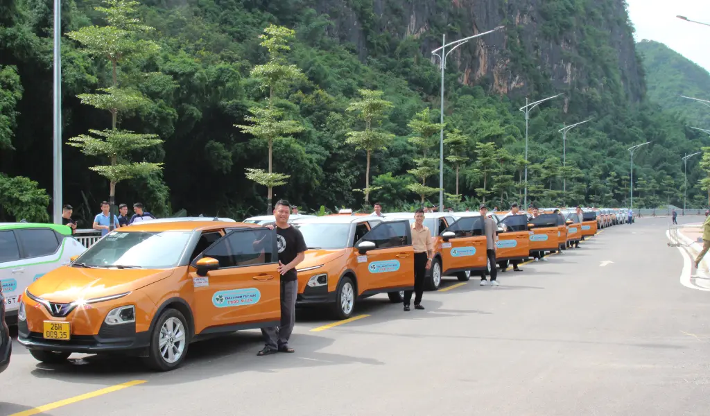 Đội ngũ tài xế Thuexe247 am hiểu đường đi, mang đến chuyến đi Tây Bắc an toàn.