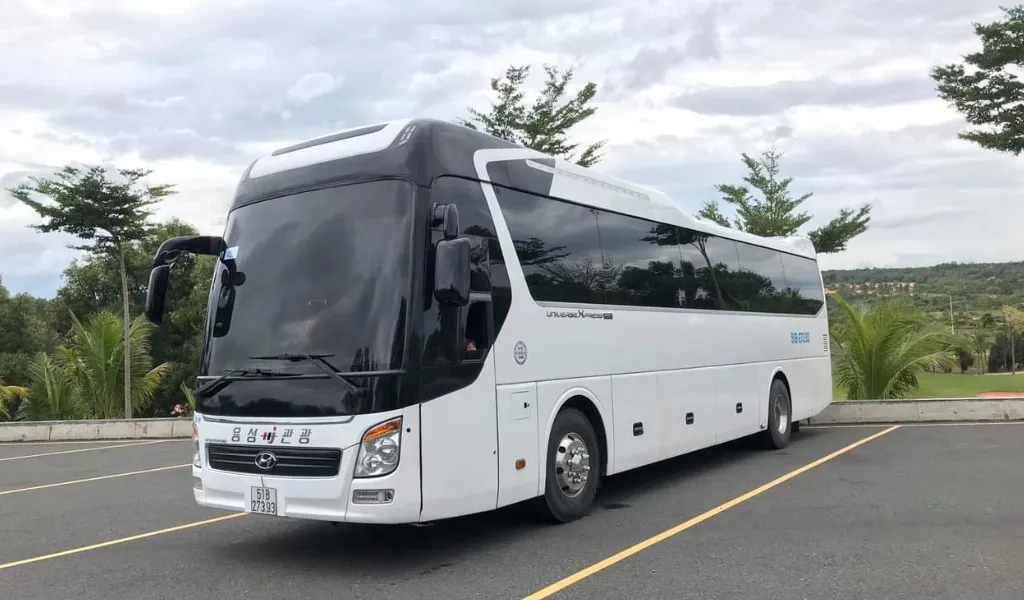 Thuê xe 45 chỗ đi Sapa, lý tưởng cho đoàn đông người và chuyến du lịch dài ngày