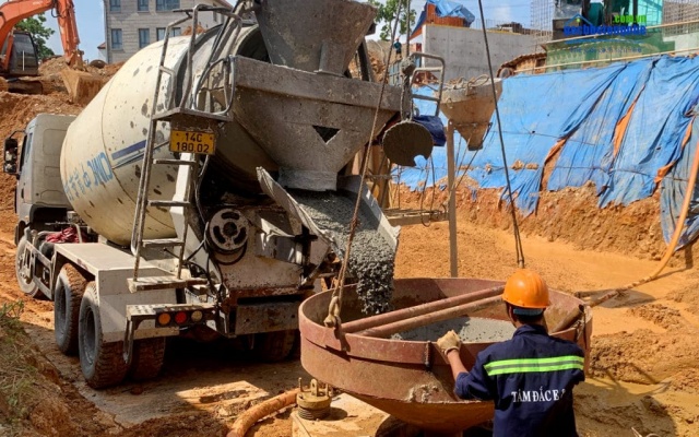 Xe bồn chở bê tông