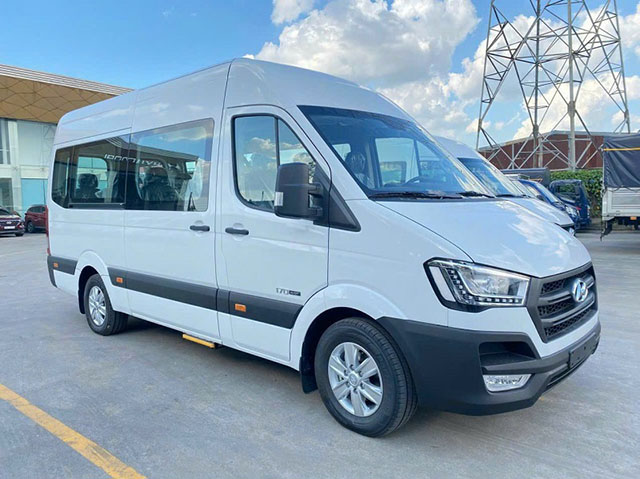 Cho-thue-xe-16-cho-nho-gon-linh-hoat