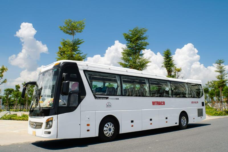 Dòng xe Hyundai Universe hiện đại được ví như "chuyên cơ mặt đất", mang lại hành trình êm ái và sang trọng