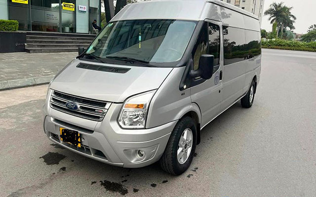 Thue-xe-16-cho-di-Chua-Ba-Vang