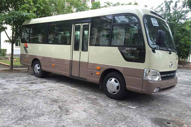 Thue-xe-29-cho-di-Chua-Ba-Vang