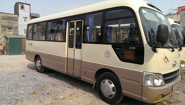 Thue-xe-29-cho-di-Chua-Cay-Thi