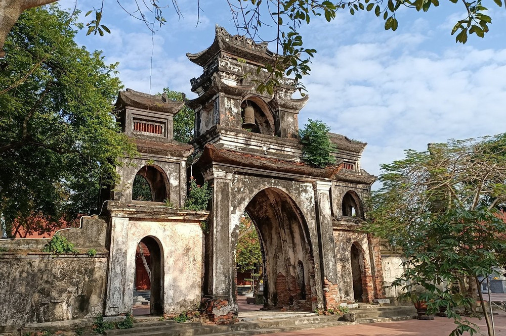 Thuê xe 16, 29, 35, 45 Hà Nội đi Đền Đức Thánh Cả