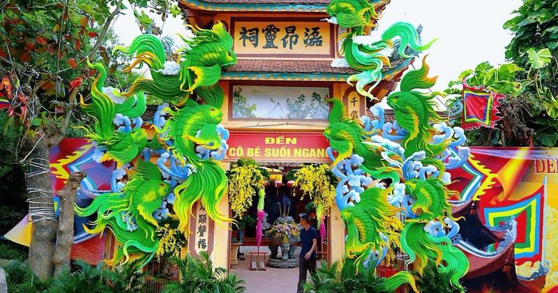 Hành hương về đền Cô Bé Suối Ngang