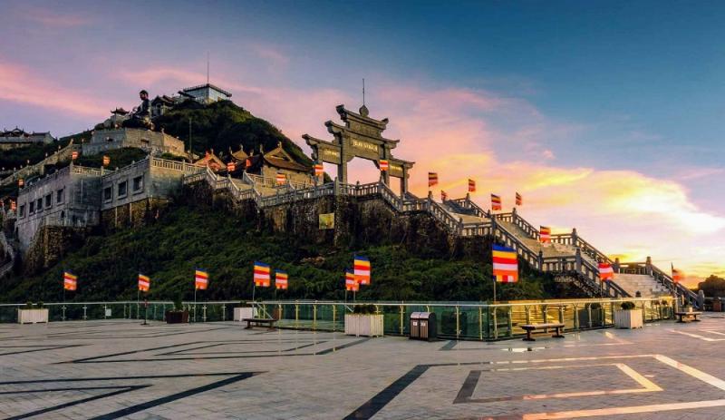Ngôi đền nổi tiếng và linh thiêng ở Sa Pa