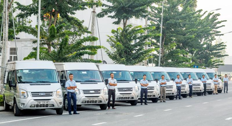 Đội ngũ tài xế Thuexe247 chuyên nghiệp, giàu kinh nghiệm và luôn giữ thái độ phục vụ tận tâm, lịch sự