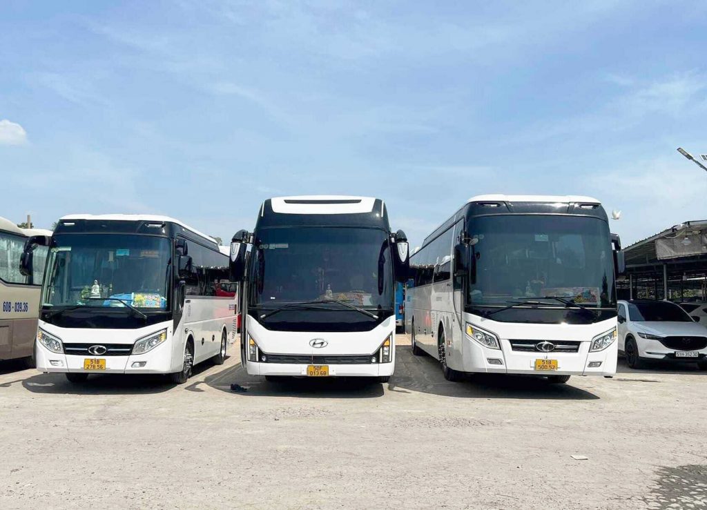 Thuê xe 45 chỗ đi chùa Hàm Long