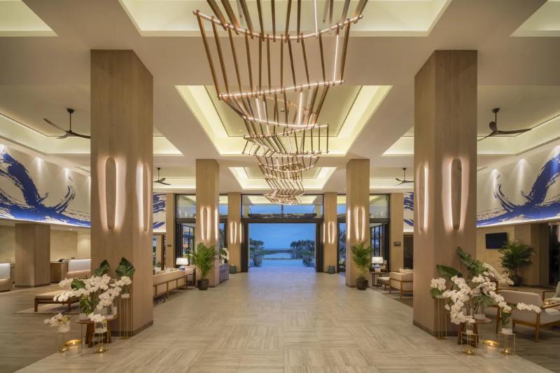 Meliá Ho Tram Beach Resort mang cảm giác sang trọng nhưng vẫn rất gần gũi thiên nhiên | Nguồn: Traveloka